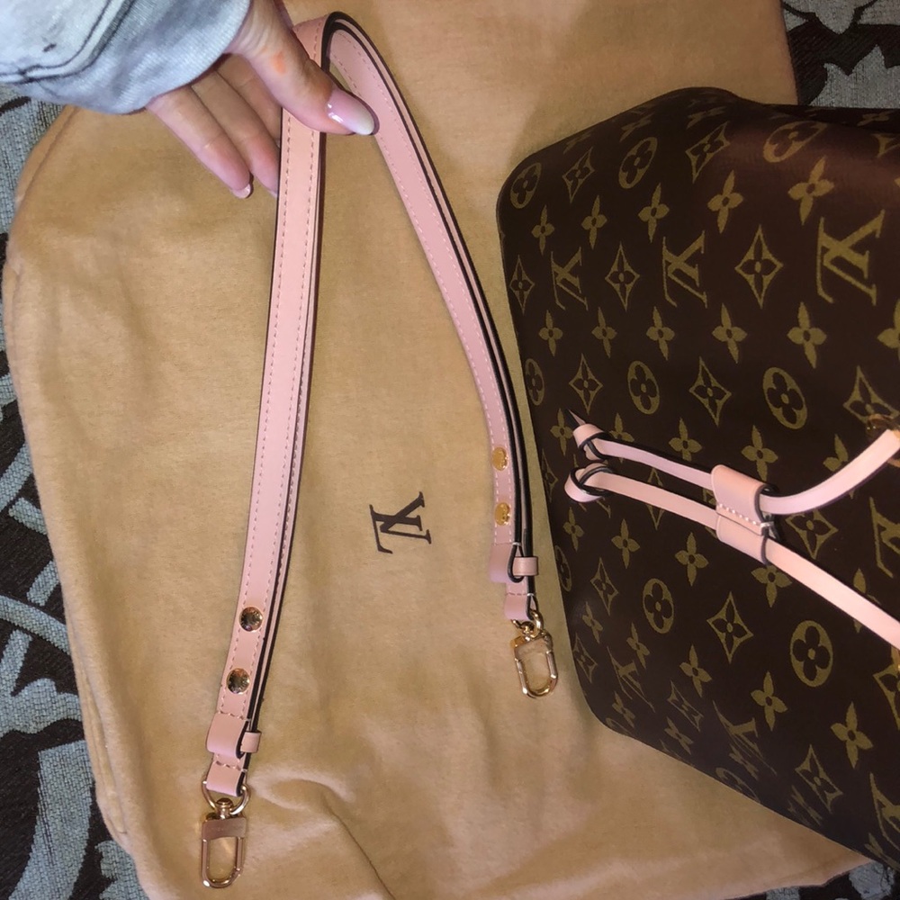 Louis Vuitton Neo Noe (in rose poudre)⭐️SOLD⭐️ - Picture 8 of 8